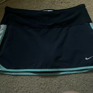 navy and teal vintage nike tennis skirt🎾